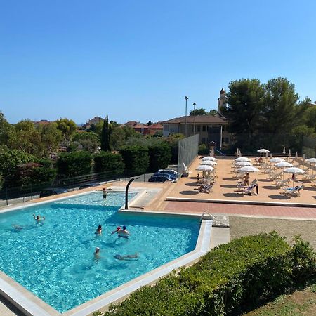 Il Borgo Della Rovere San Bartolomeo Al Mare Eksteriør bilde