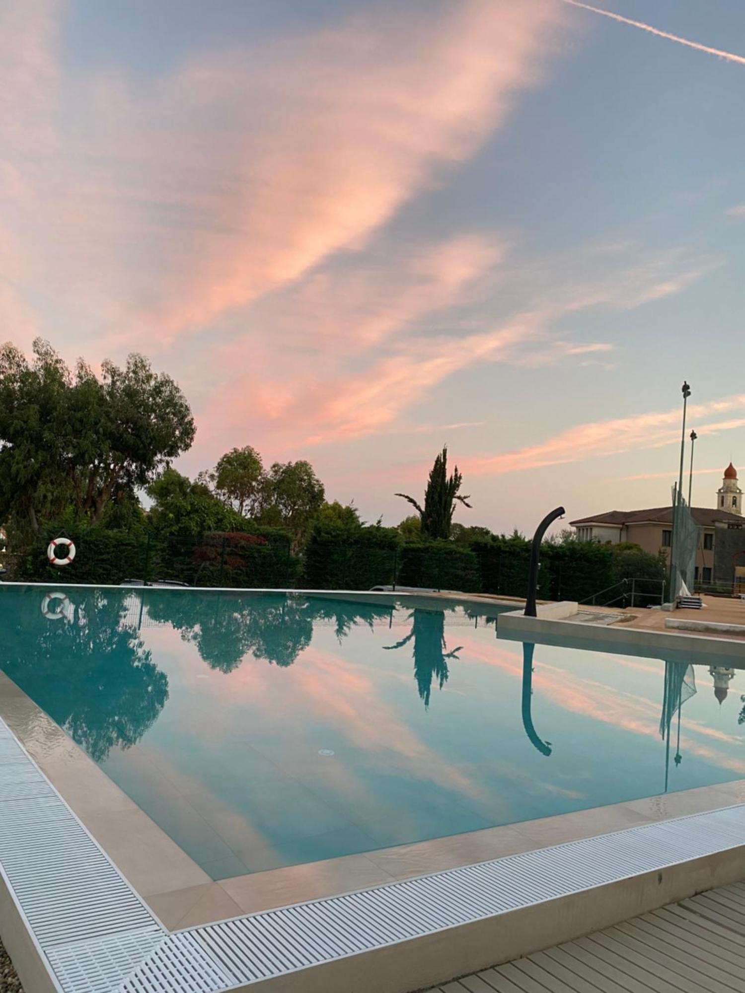 Il Borgo Della Rovere San Bartolomeo Al Mare Eksteriør bilde