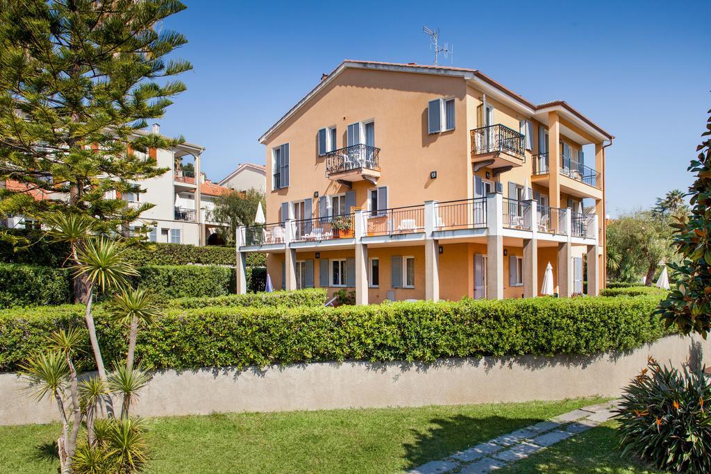 Il Borgo Della Rovere San Bartolomeo Al Mare Eksteriør bilde