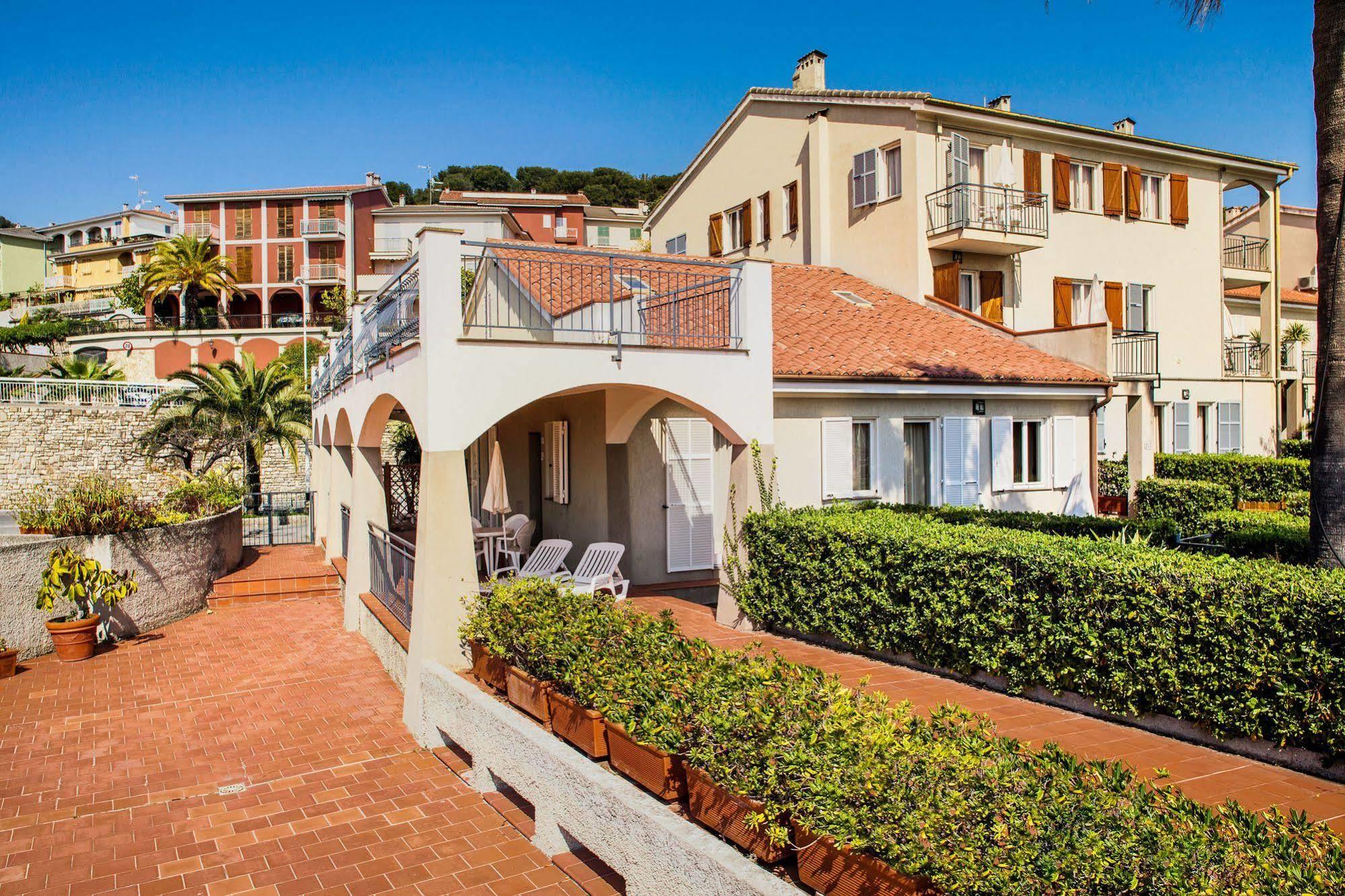 Il Borgo Della Rovere San Bartolomeo Al Mare Eksteriør bilde