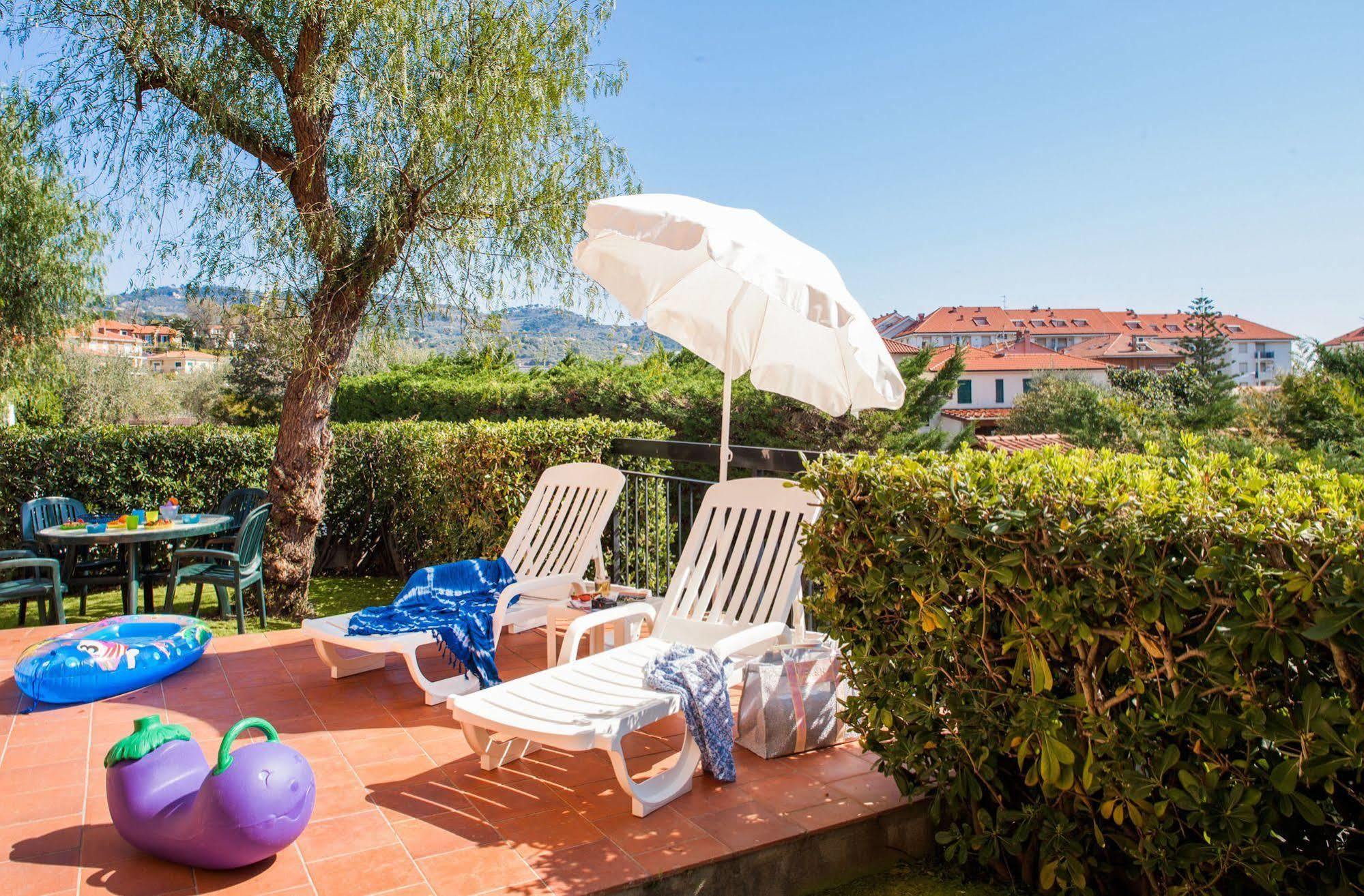 Il Borgo Della Rovere San Bartolomeo Al Mare Eksteriør bilde